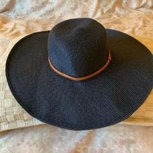 Wide brim straw hat